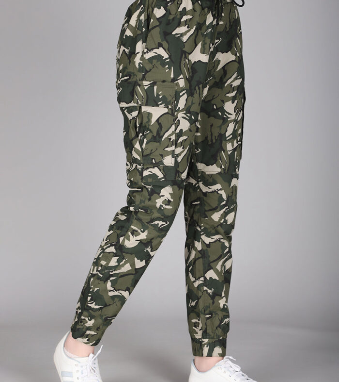 Womens Regular Fit Camo Cargo Jogger