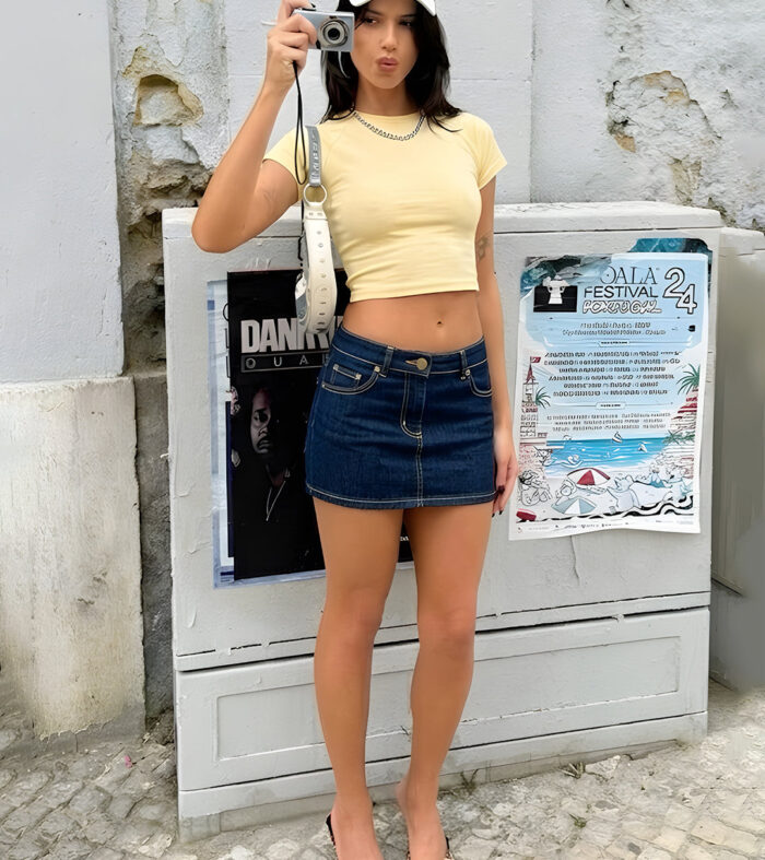 THE BUTTERCUP TEE TOP